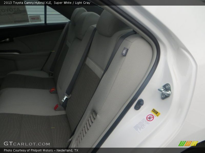 Super White / Light Gray 2013 Toyota Camry Hybrid XLE