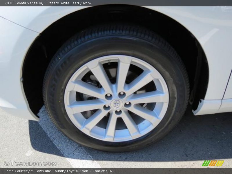 Blizzard White Pearl / Ivory 2010 Toyota Venza I4