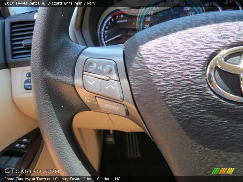 Blizzard White Pearl / Ivory 2010 Toyota Venza I4