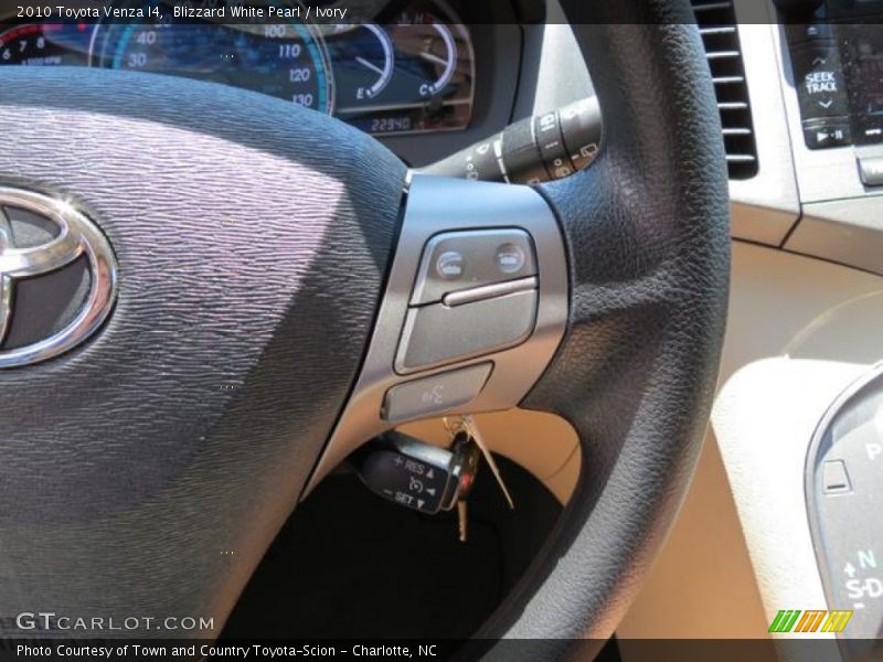 Blizzard White Pearl / Ivory 2010 Toyota Venza I4
