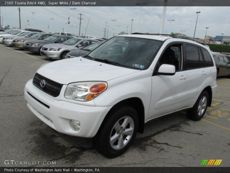 Super White / Dark Charcoal 2005 Toyota RAV4 4WD