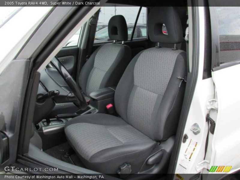 Super White / Dark Charcoal 2005 Toyota RAV4 4WD