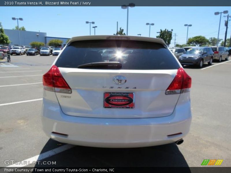 Blizzard White Pearl / Ivory 2010 Toyota Venza I4