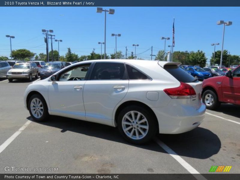 Blizzard White Pearl / Ivory 2010 Toyota Venza I4