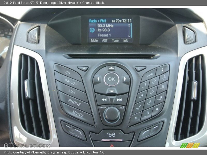 Controls of 2012 Focus SEL 5-Door
