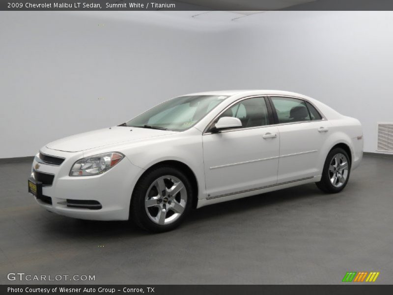 Front 3/4 View of 2009 Malibu LT Sedan