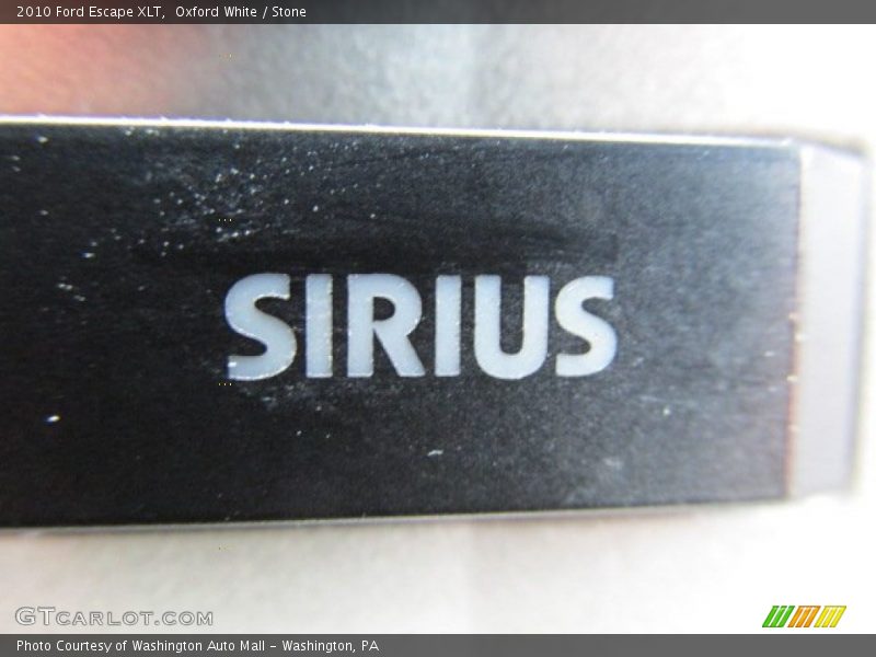 Oxford White / Stone 2010 Ford Escape XLT