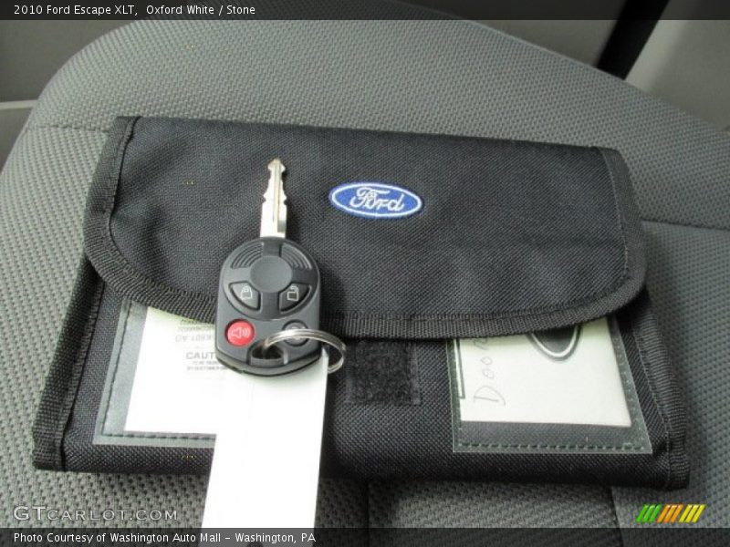 Oxford White / Stone 2010 Ford Escape XLT