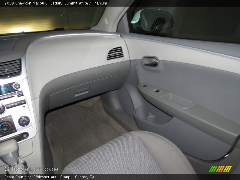 Summit White / Titanium 2009 Chevrolet Malibu LT Sedan