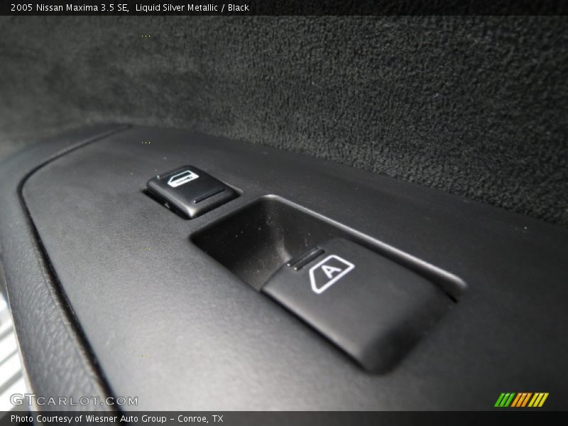 Liquid Silver Metallic / Black 2005 Nissan Maxima 3.5 SE
