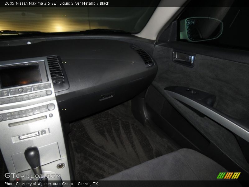 Liquid Silver Metallic / Black 2005 Nissan Maxima 3.5 SE