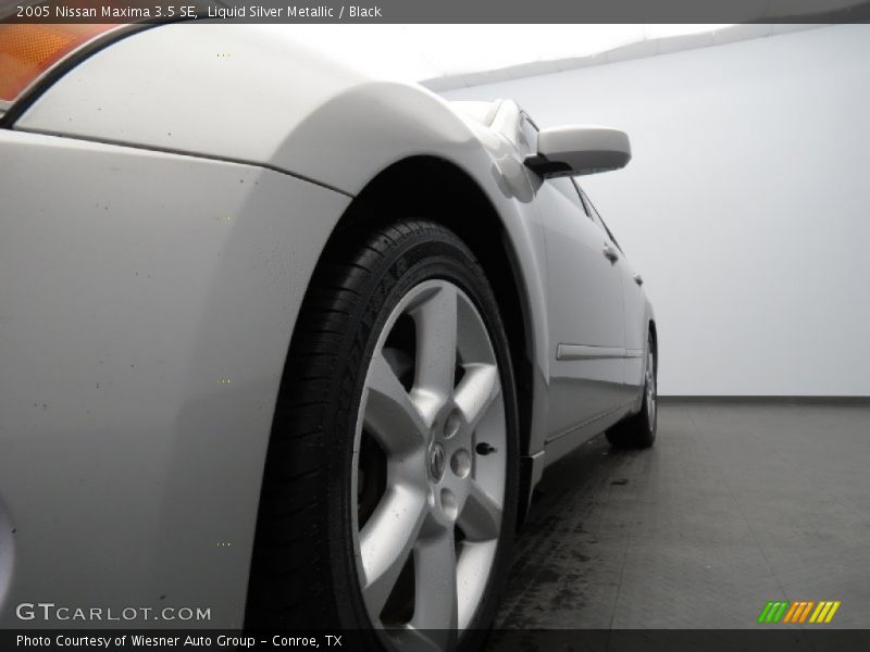 Liquid Silver Metallic / Black 2005 Nissan Maxima 3.5 SE