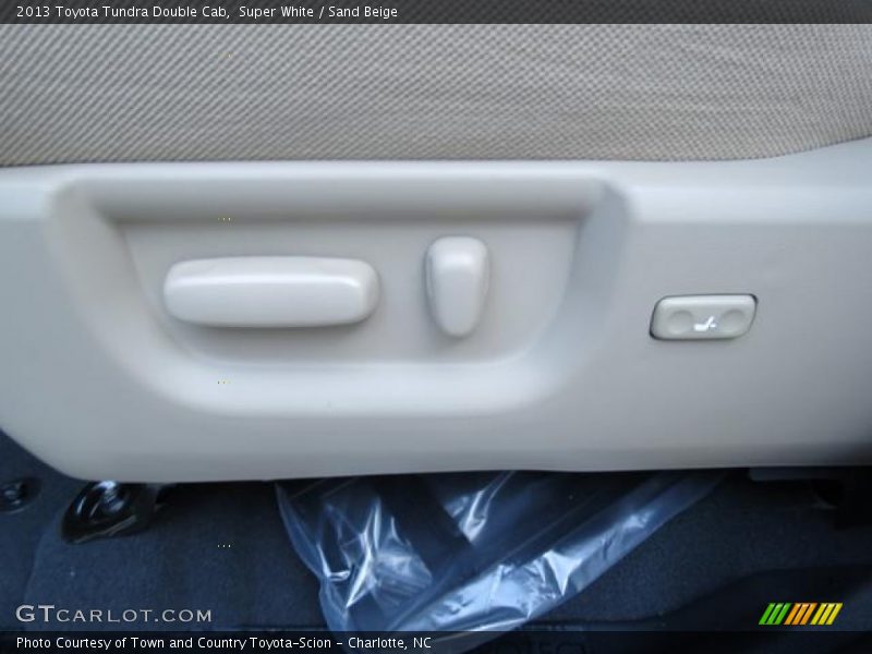 Super White / Sand Beige 2013 Toyota Tundra Double Cab