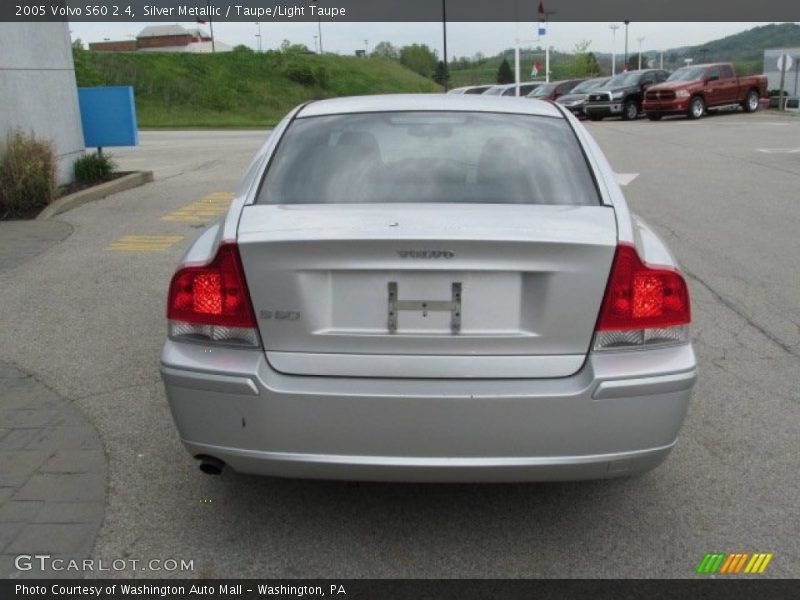 Silver Metallic / Taupe/Light Taupe 2005 Volvo S60 2.4