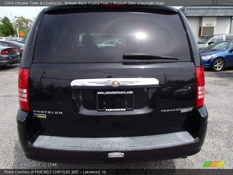 Brilliant Black Crystal Pearl / Medium Slate Gray/Light Shale 2009 Chrysler Town & Country LX