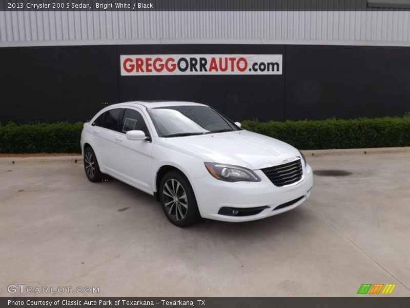 Bright White / Black 2013 Chrysler 200 S Sedan