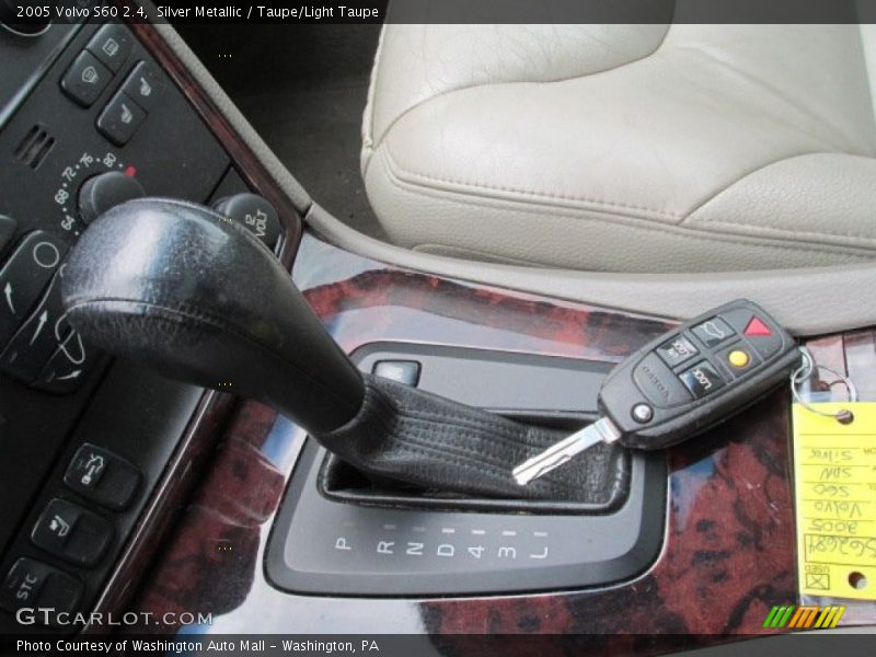  2005 S60 2.4 5 Speed Automatic Shifter