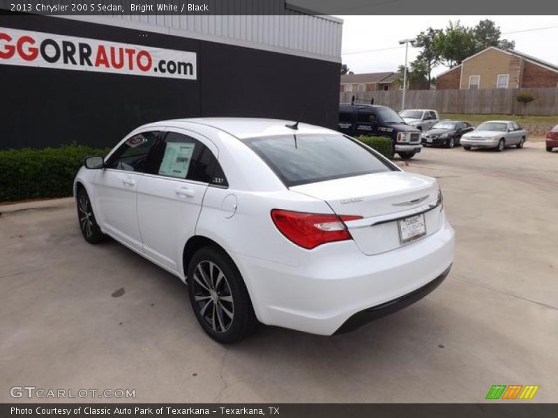 Bright White / Black 2013 Chrysler 200 S Sedan