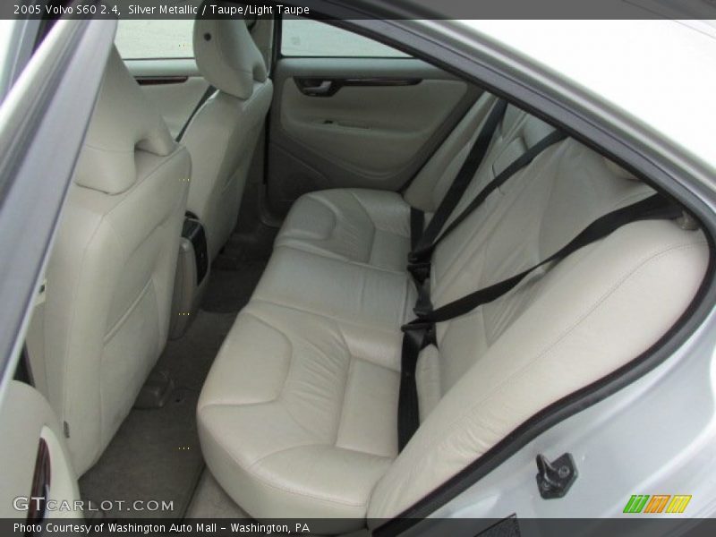 Rear Seat of 2005 S60 2.4