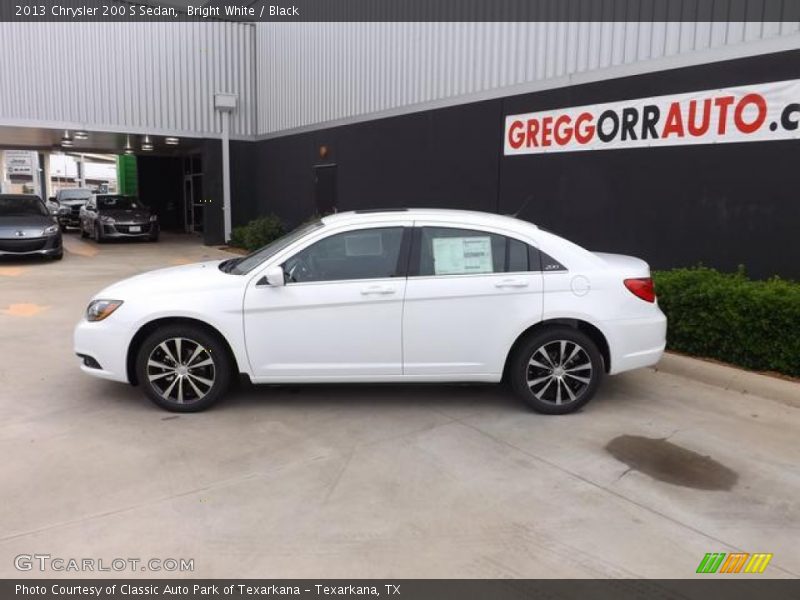 Bright White / Black 2013 Chrysler 200 S Sedan