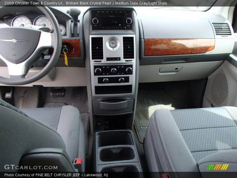 Brilliant Black Crystal Pearl / Medium Slate Gray/Light Shale 2009 Chrysler Town & Country LX