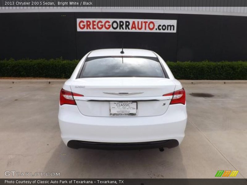 Bright White / Black 2013 Chrysler 200 S Sedan