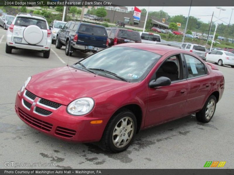 Front 3/4 View of 2004 Neon SXT