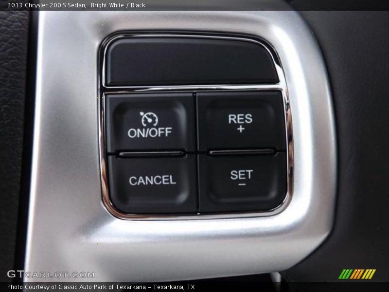 Bright White / Black 2013 Chrysler 200 S Sedan