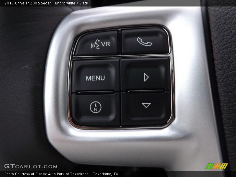 Bright White / Black 2013 Chrysler 200 S Sedan