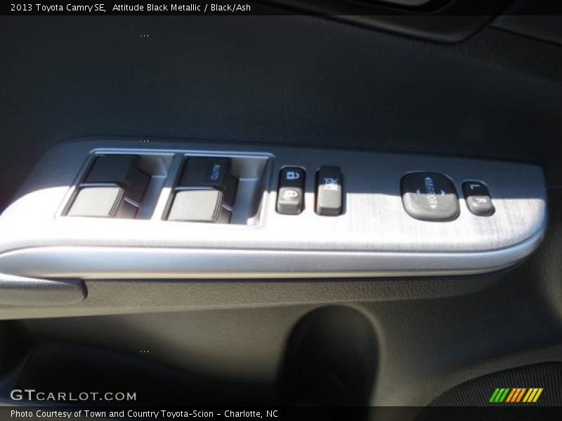 Attitude Black Metallic / Black/Ash 2013 Toyota Camry SE