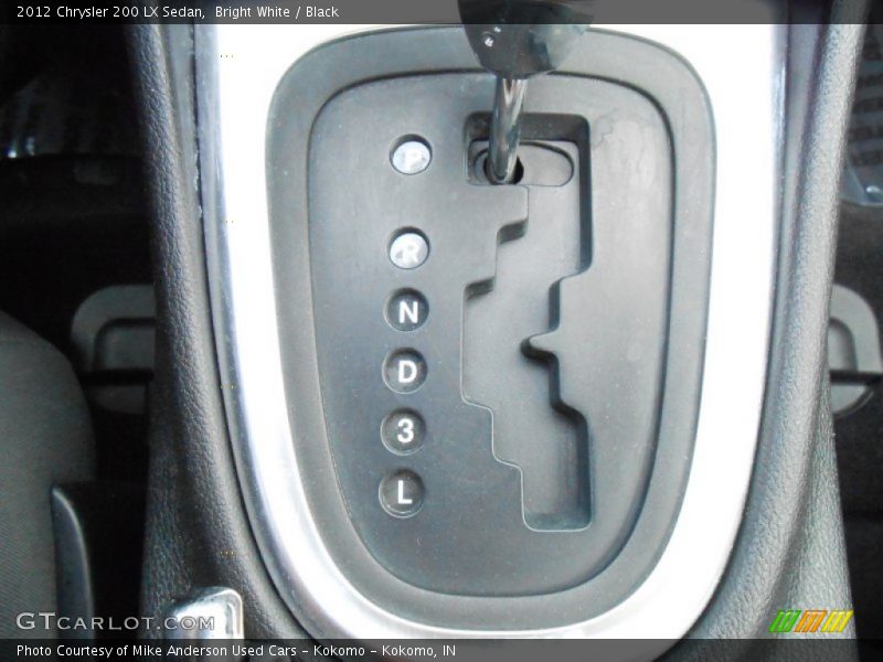 Bright White / Black 2012 Chrysler 200 LX Sedan