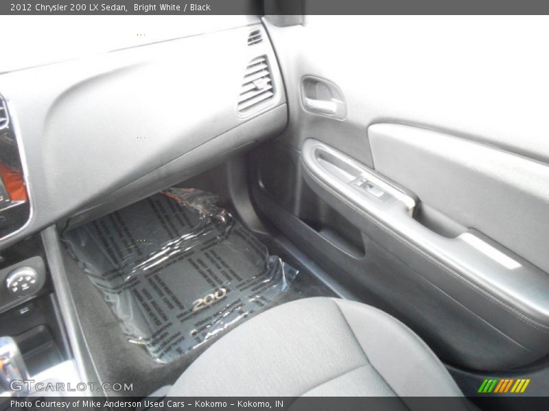Bright White / Black 2012 Chrysler 200 LX Sedan