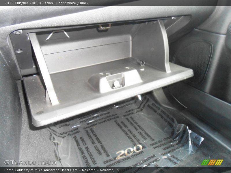 Bright White / Black 2012 Chrysler 200 LX Sedan