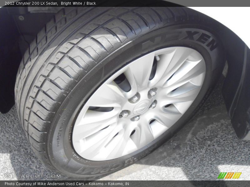 Bright White / Black 2012 Chrysler 200 LX Sedan
