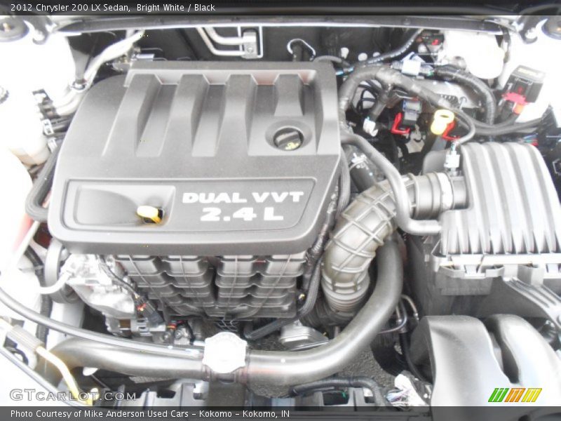 Bright White / Black 2012 Chrysler 200 LX Sedan