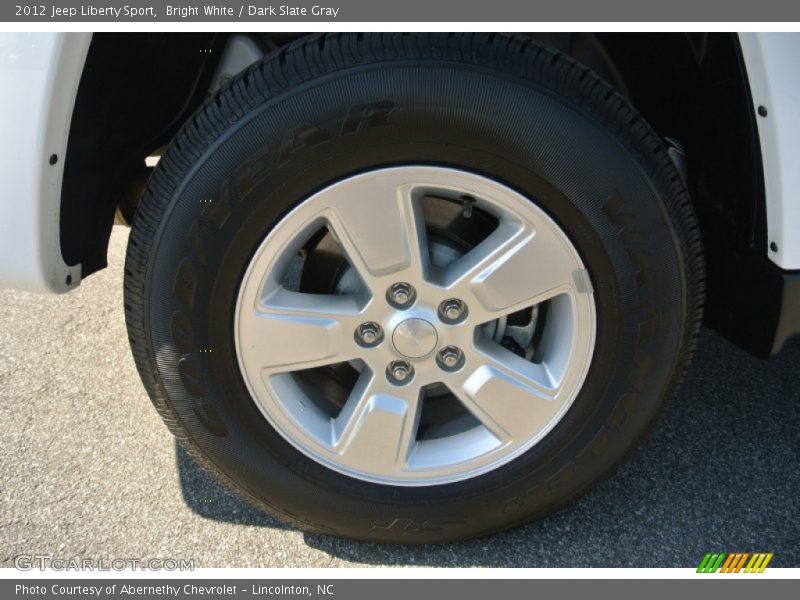 Bright White / Dark Slate Gray 2012 Jeep Liberty Sport
