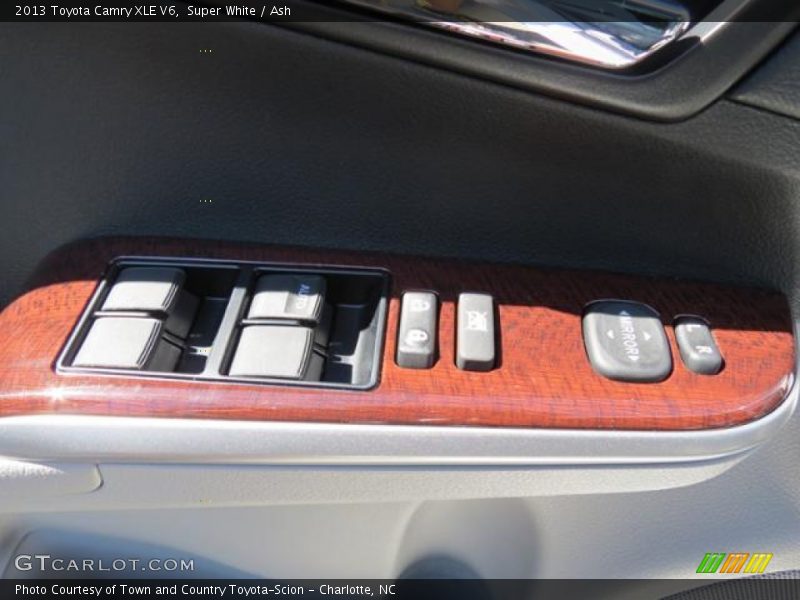 Super White / Ash 2013 Toyota Camry XLE V6