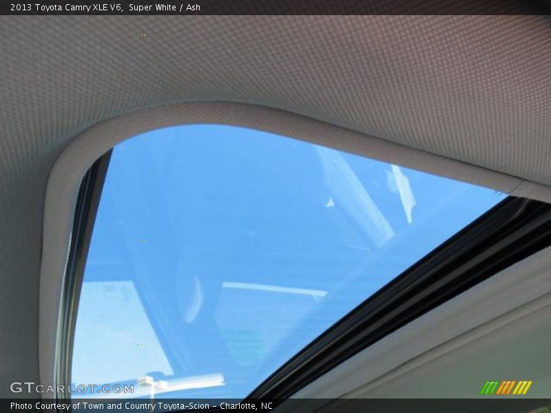 Super White / Ash 2013 Toyota Camry XLE V6