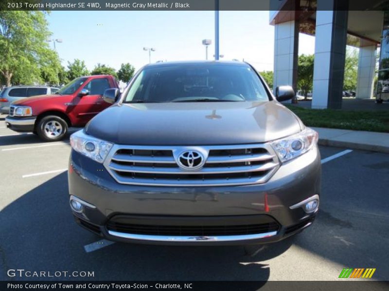 Magnetic Gray Metallic / Black 2013 Toyota Highlander SE 4WD