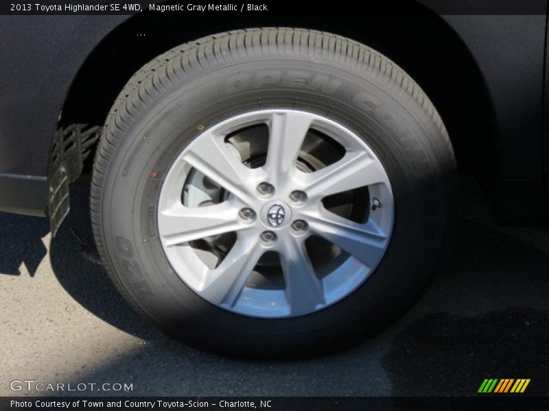 Magnetic Gray Metallic / Black 2013 Toyota Highlander SE 4WD