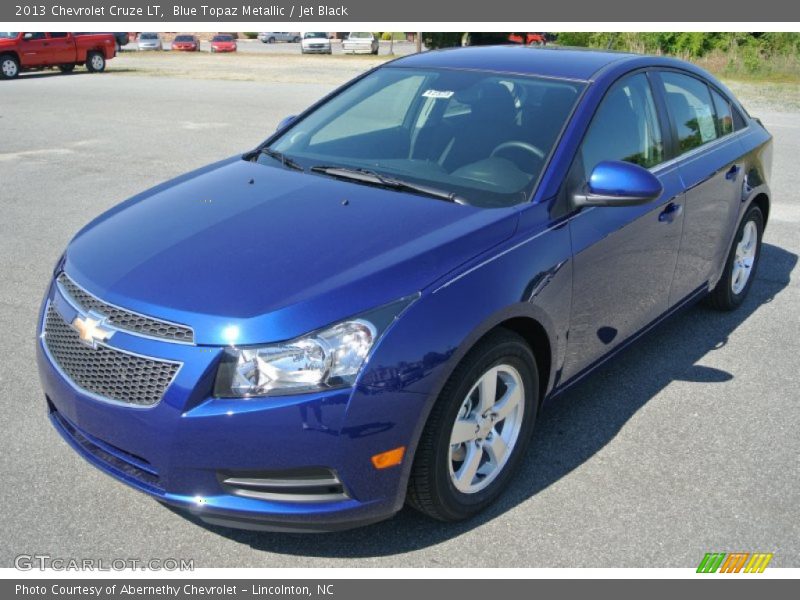 Front 3/4 View of 2013 Cruze LT
