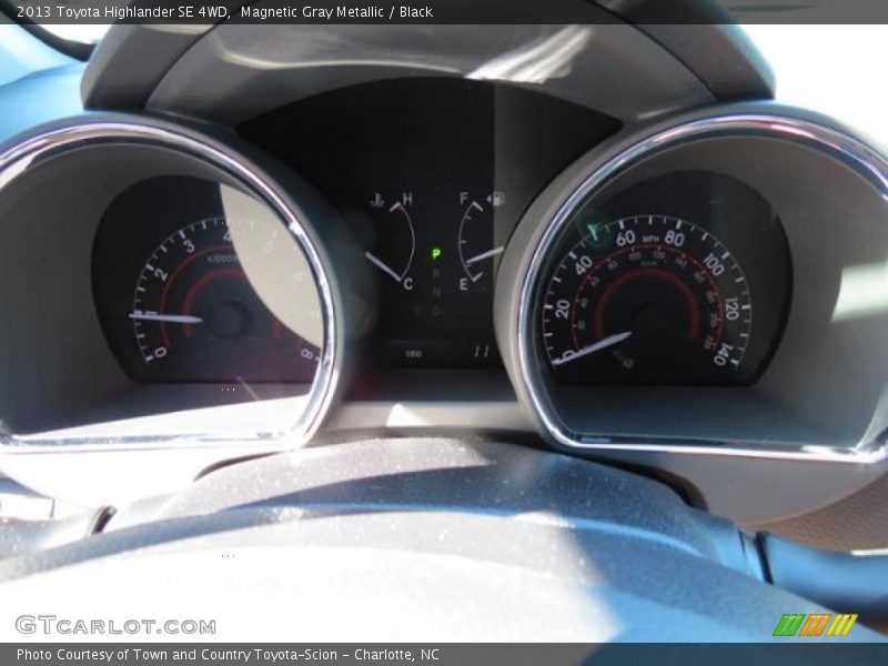 Magnetic Gray Metallic / Black 2013 Toyota Highlander SE 4WD