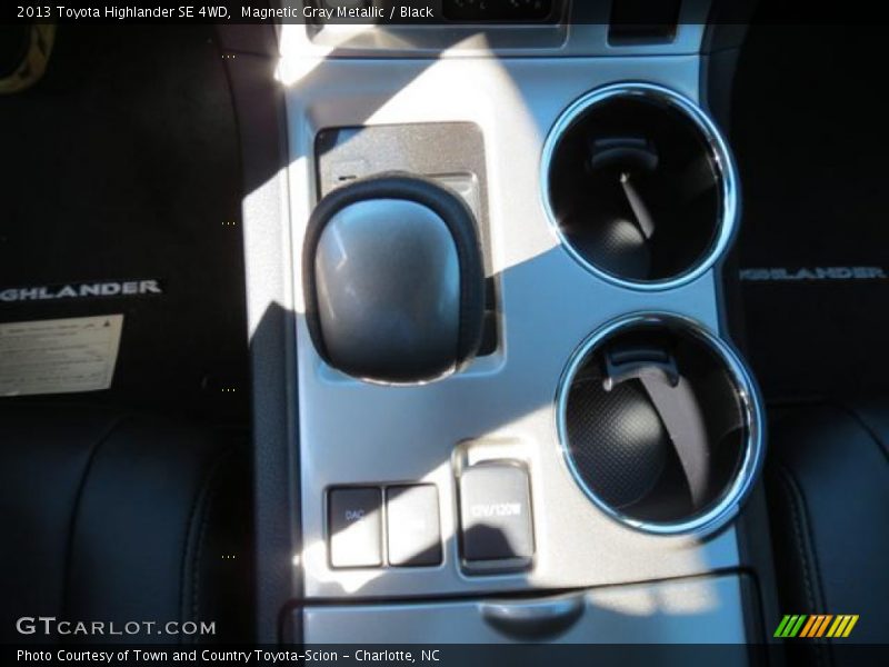 Magnetic Gray Metallic / Black 2013 Toyota Highlander SE 4WD