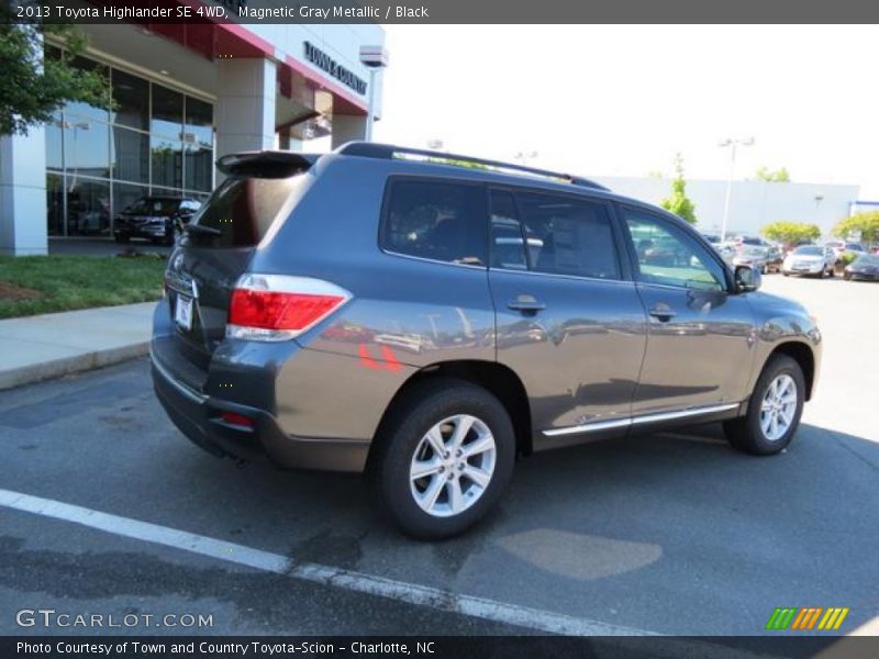 Magnetic Gray Metallic / Black 2013 Toyota Highlander SE 4WD