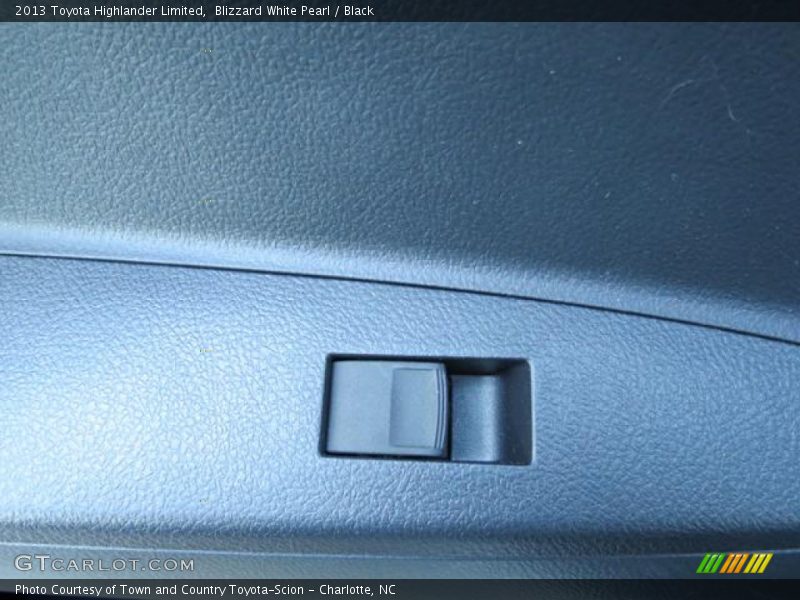 Blizzard White Pearl / Black 2013 Toyota Highlander Limited