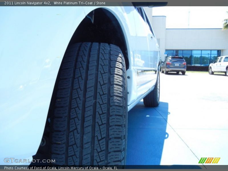 White Platinum Tri-Coat / Stone 2011 Lincoln Navigator 4x2