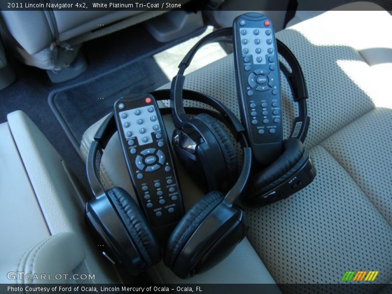 Entertainment System of 2011 Navigator 4x2