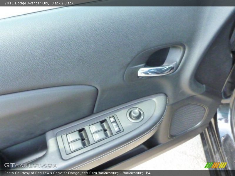 Black / Black 2011 Dodge Avenger Lux