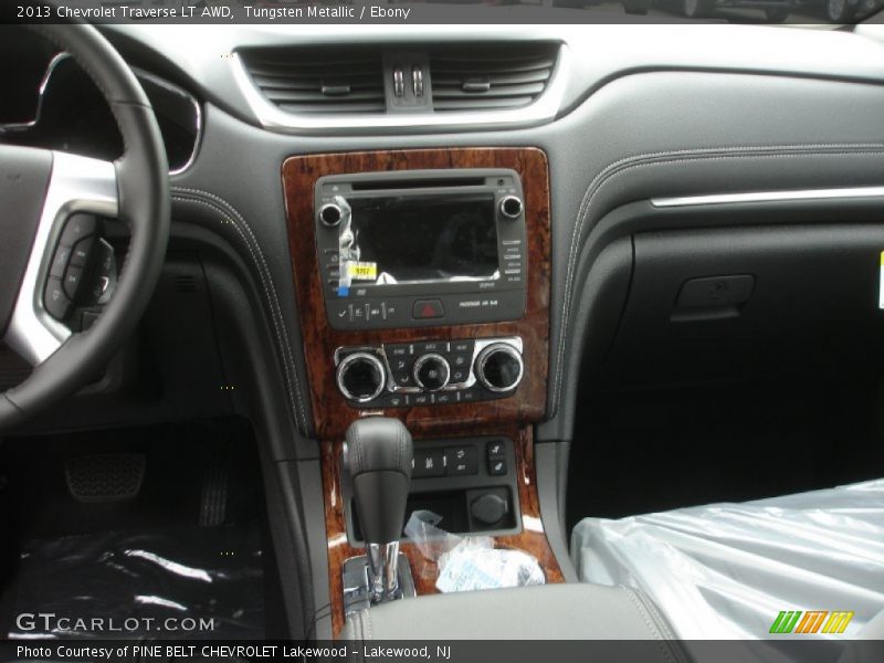 Tungsten Metallic / Ebony 2013 Chevrolet Traverse LT AWD