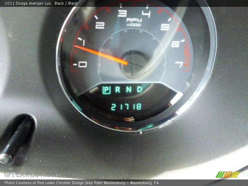 Black / Black 2011 Dodge Avenger Lux